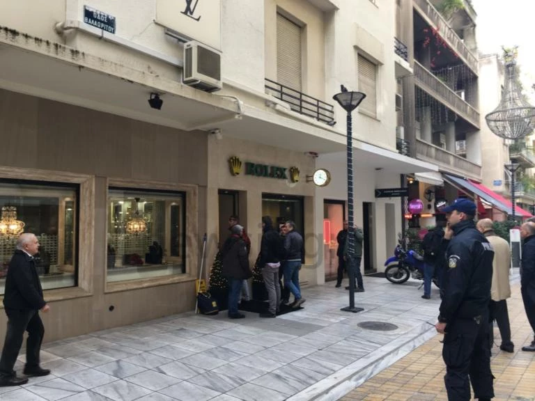 Αυτός ξάφρισε το κατάστημα στο Κολωνάκι – Εικόνα-ντοκουμέντο